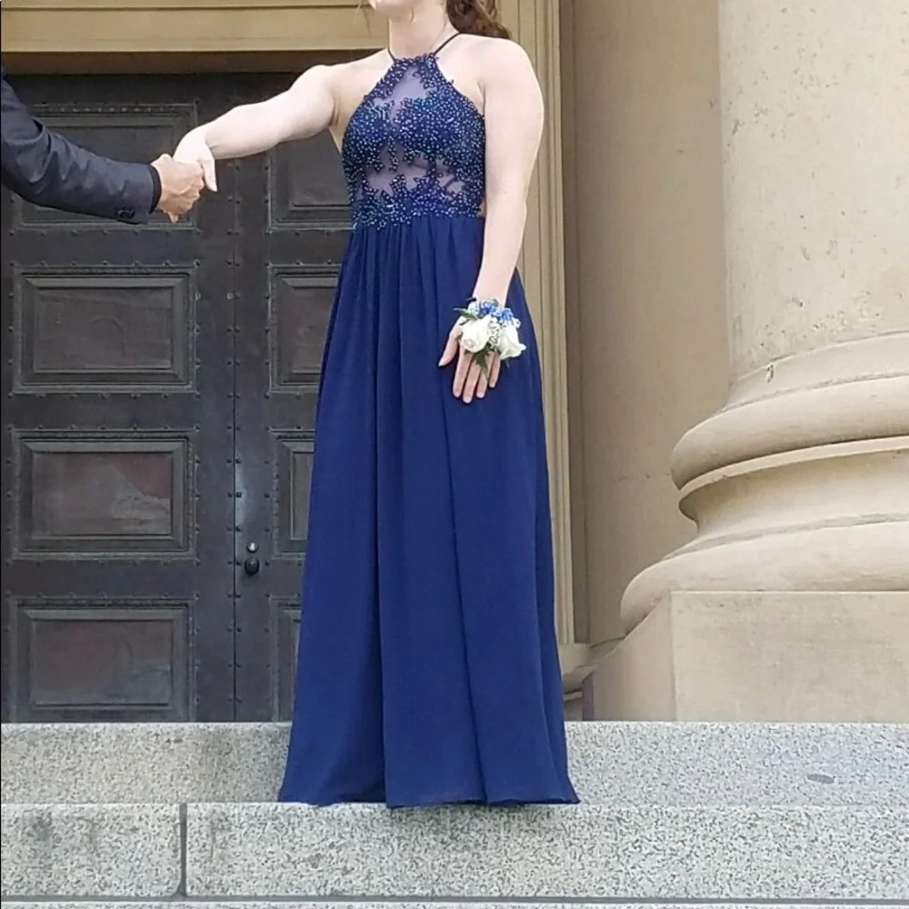 Prom dress - Picture 5 of 6